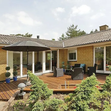Holiday Poserekrogen Aakirkeby Vi * Vester Somarken